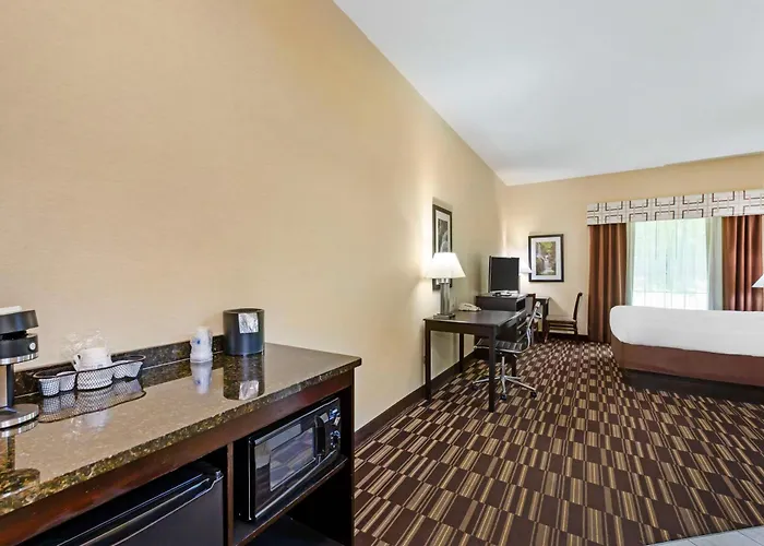Best Western Plus Victor Inn & Suites